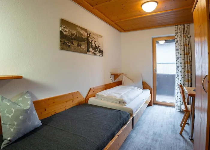 Aparthotel Garni Madrisa 3*