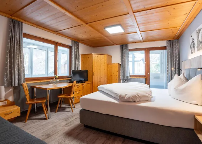 Aparthotel Garni Madrisa 3*